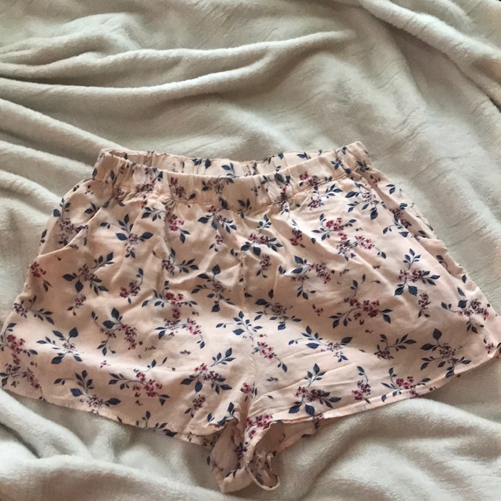 stretchy floral shorts